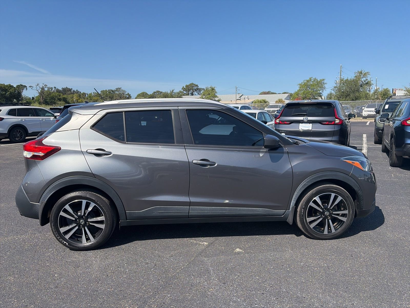 Used 2019 Nissan Kicks SV image 8