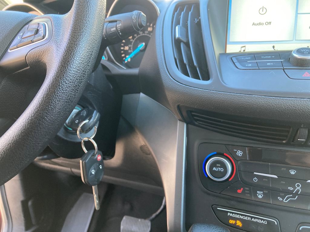 Used 2018 Ford Escape SE w/ SE Sync 3 Package AWD/4WD image 23
