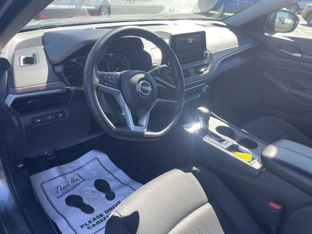 Used 2025 Nissan Altima 2.5 SV FWD image 18