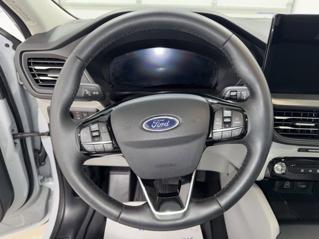Used 2025 Ford Escape Active w/ Active Premium Tech Pack image 17