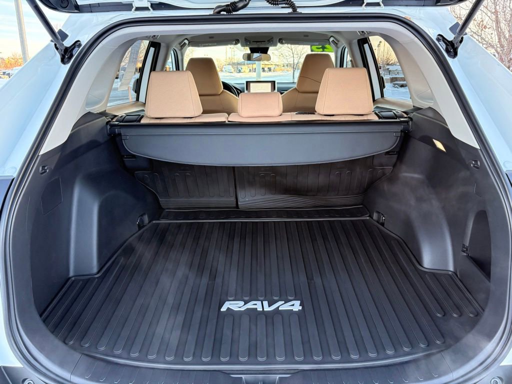 Used 2025 Toyota RAV4 XLE image 29