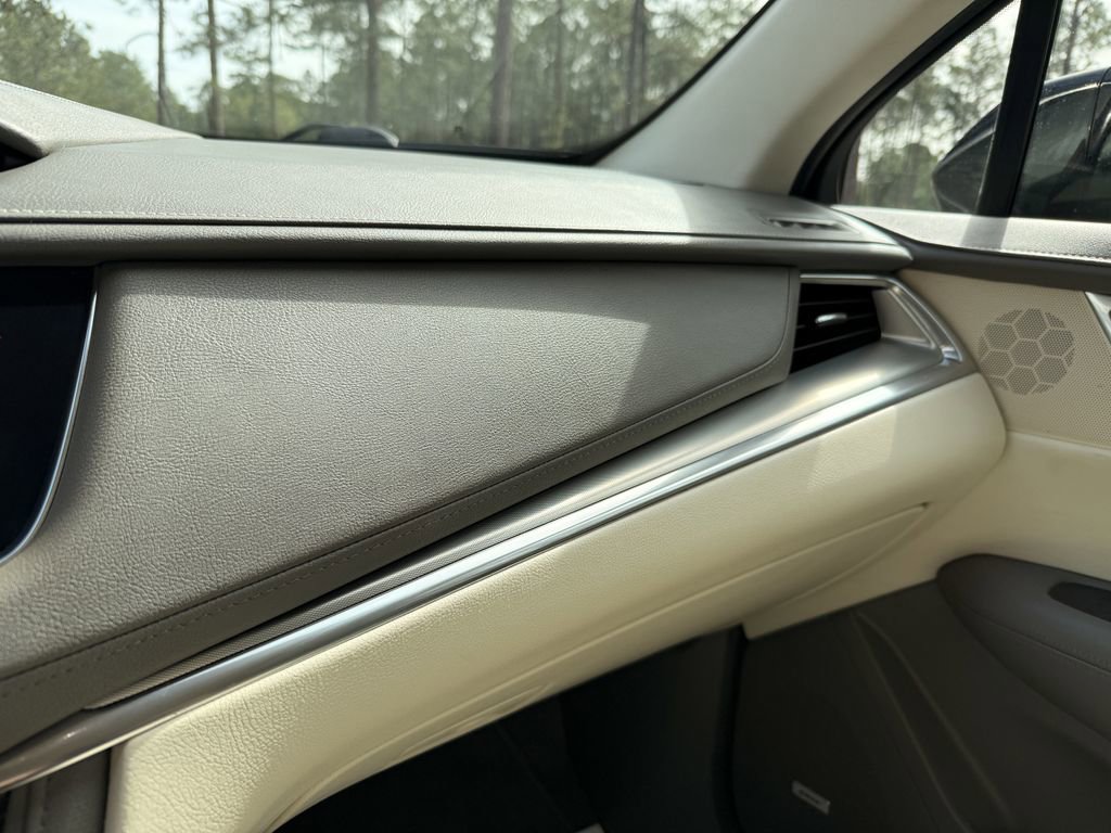 Used 2019 Cadillac XT5 Luxury FWD image 19