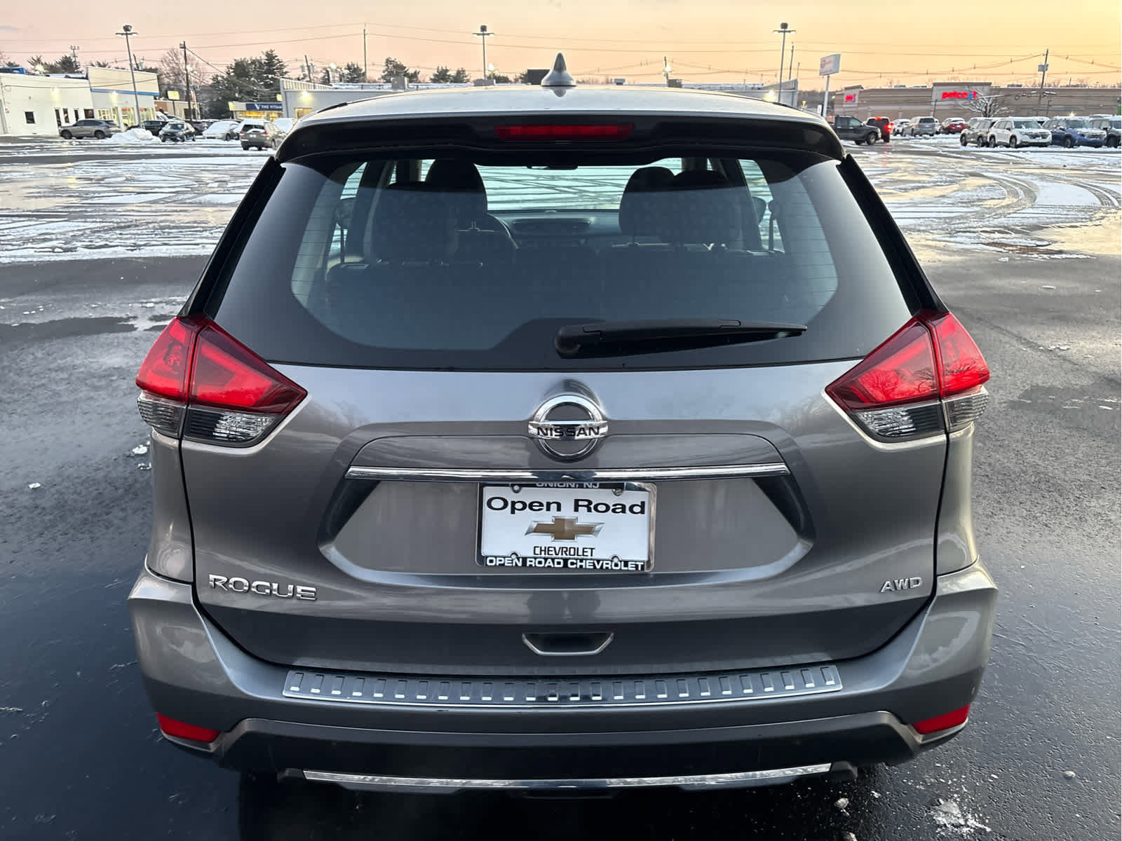 Used 2018 Nissan Rogue S image 5