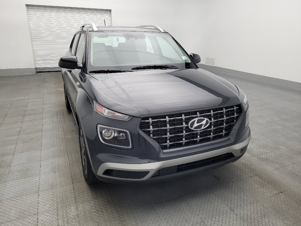 Used 2025 Hyundai Venue Limited image 14