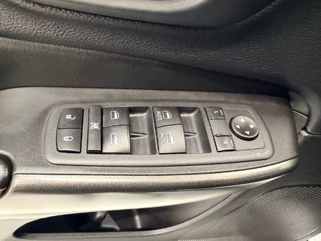 Used 2020 Jeep Cherokee Trailhawk w/ Cold Weather Group AWD/4WD image 29
