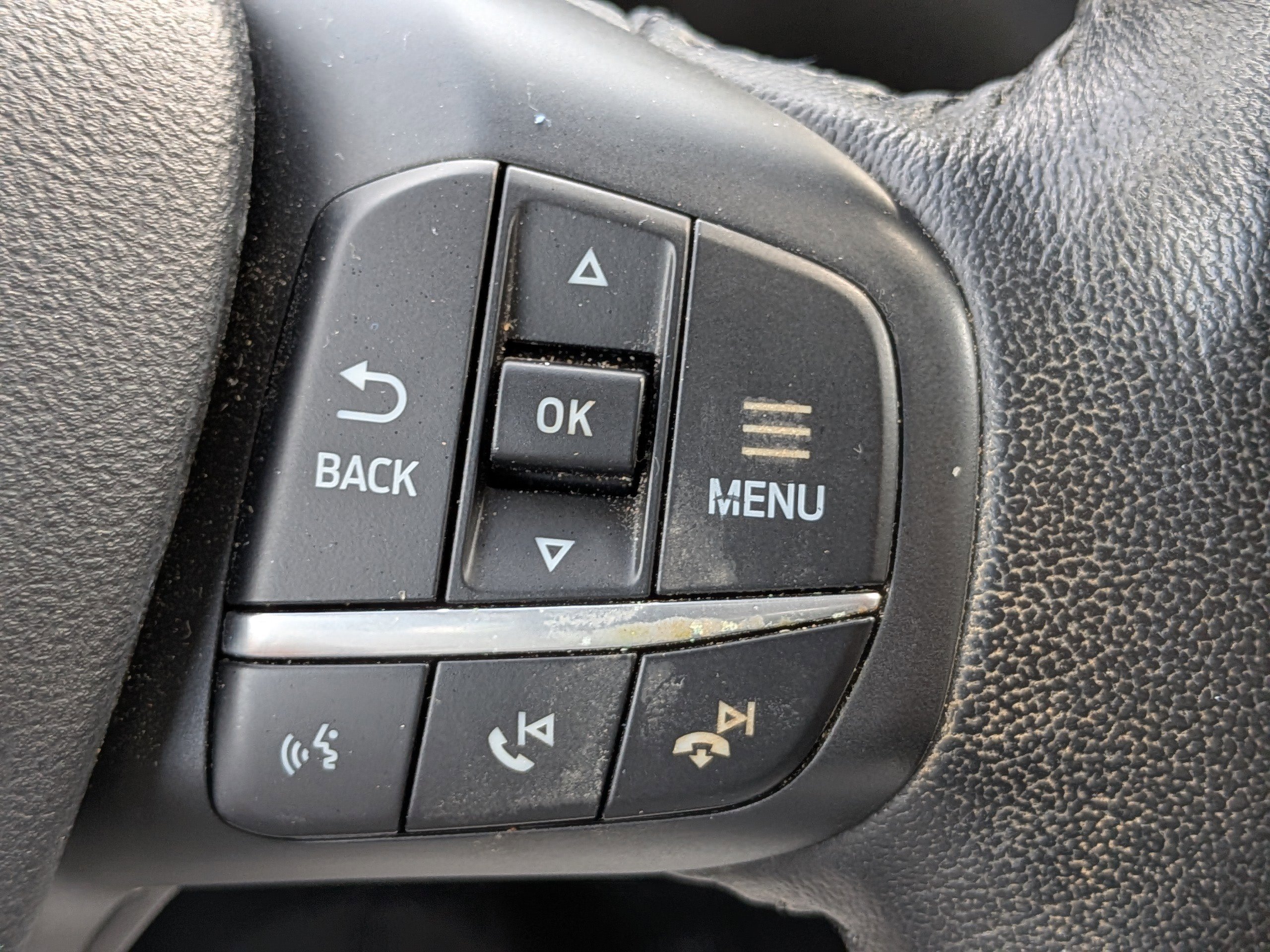 Used 2021 Ford Escape SE w/ SE Sport Appearance Package image 25