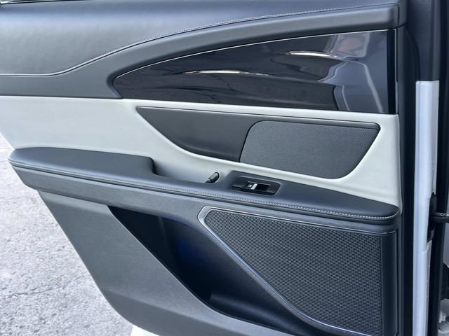 Used 2024 Lincoln Nautilus Reserve image 24