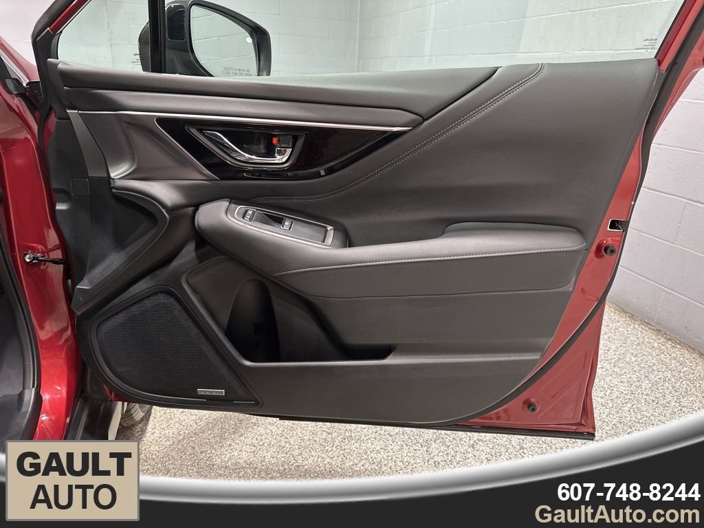 Used 2025 Subaru Outback Limited XT w/ Popular Package #2 image 17