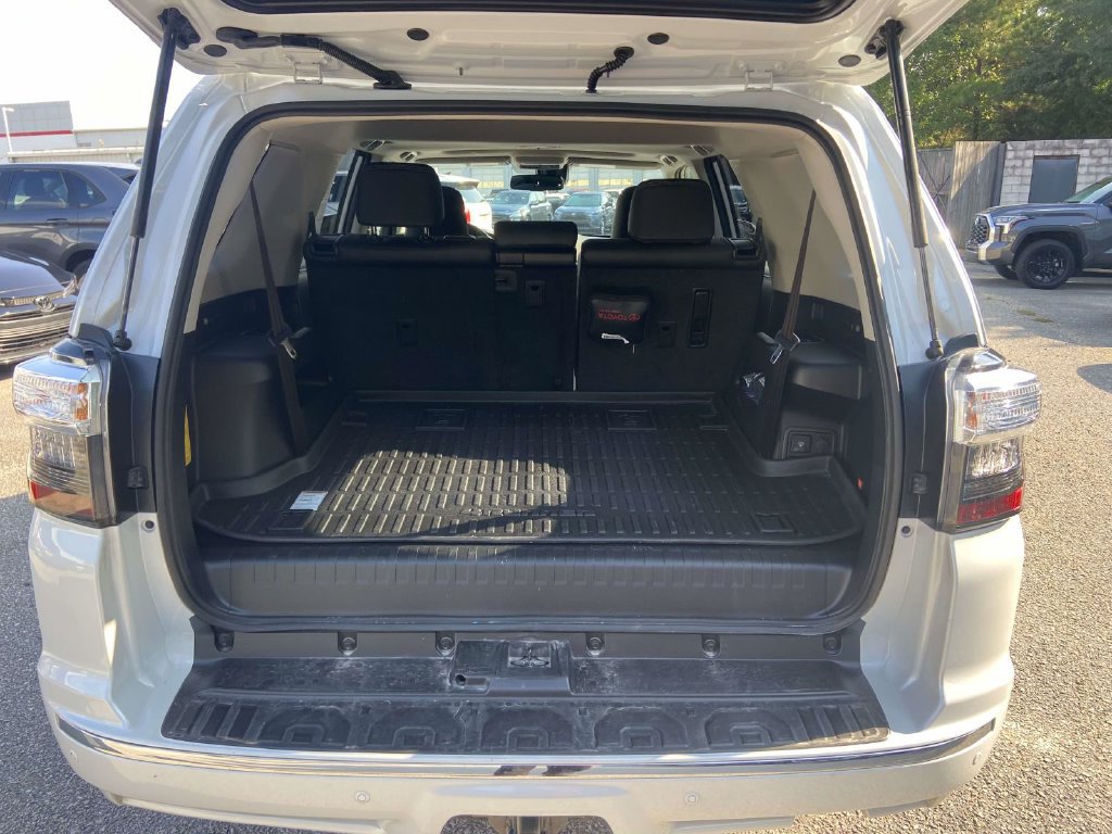 Used 2024 Toyota 4Runner Limited AWD/4WD image 9