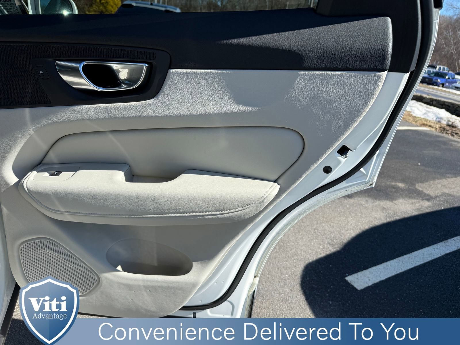 Certified 2023 Volvo XC60 B5 Ultimate w/ Climate Package image 26