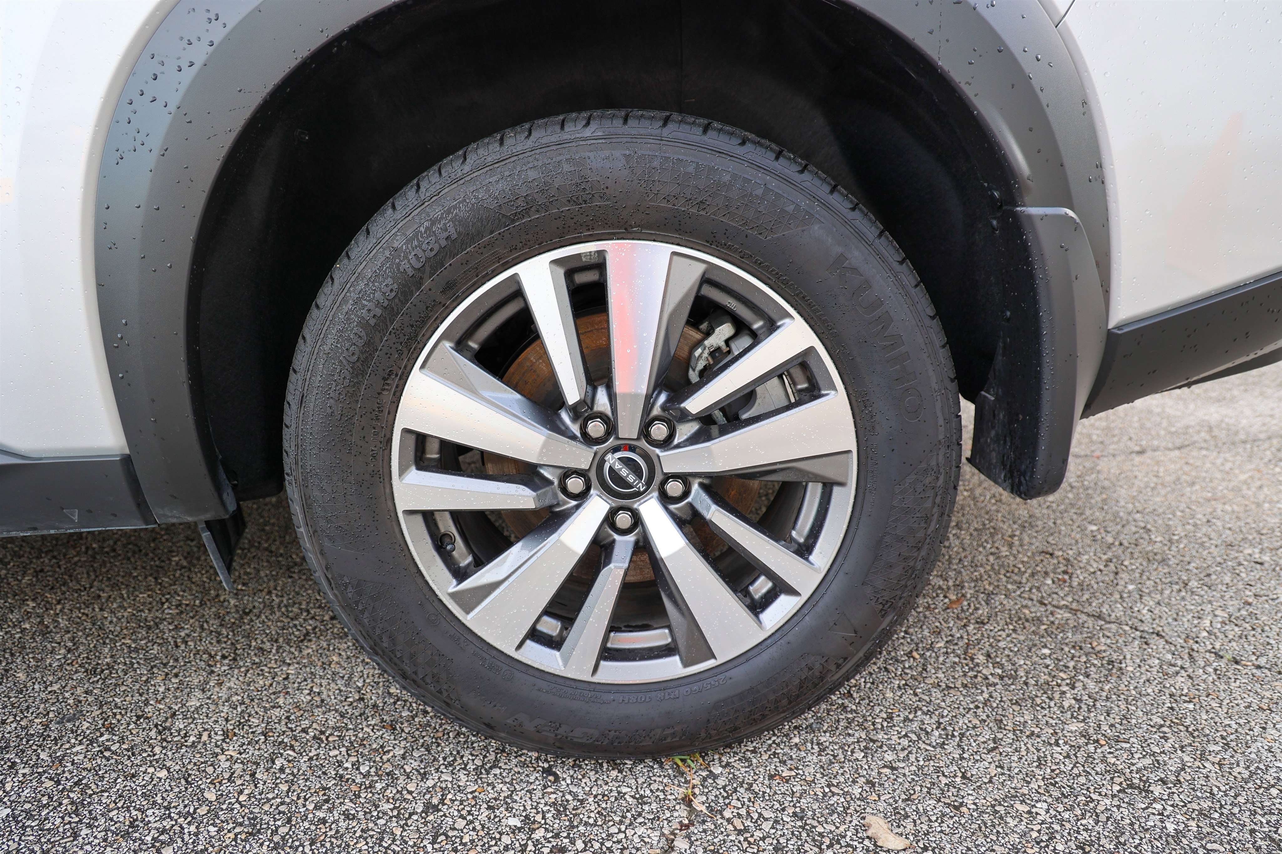 Used 2025 Nissan Pathfinder SL AWD/4WD image 14