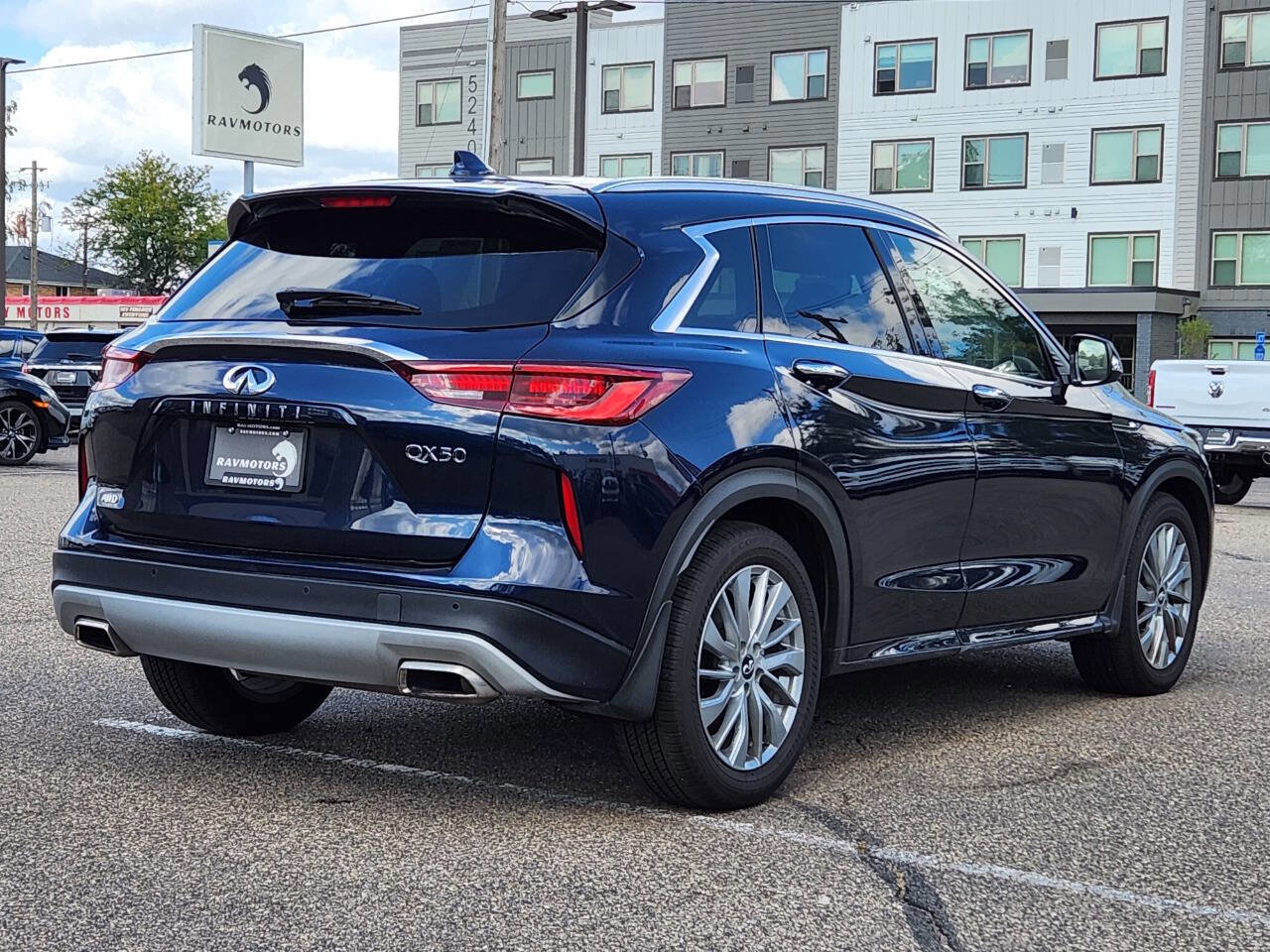 Used 2023 INFINITI QX50 Luxe image 9