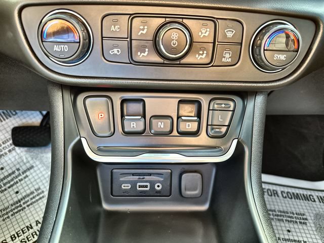 Used 2019 GMC Terrain Denali w/ Driver Alert Package II AWD/4WD image 23