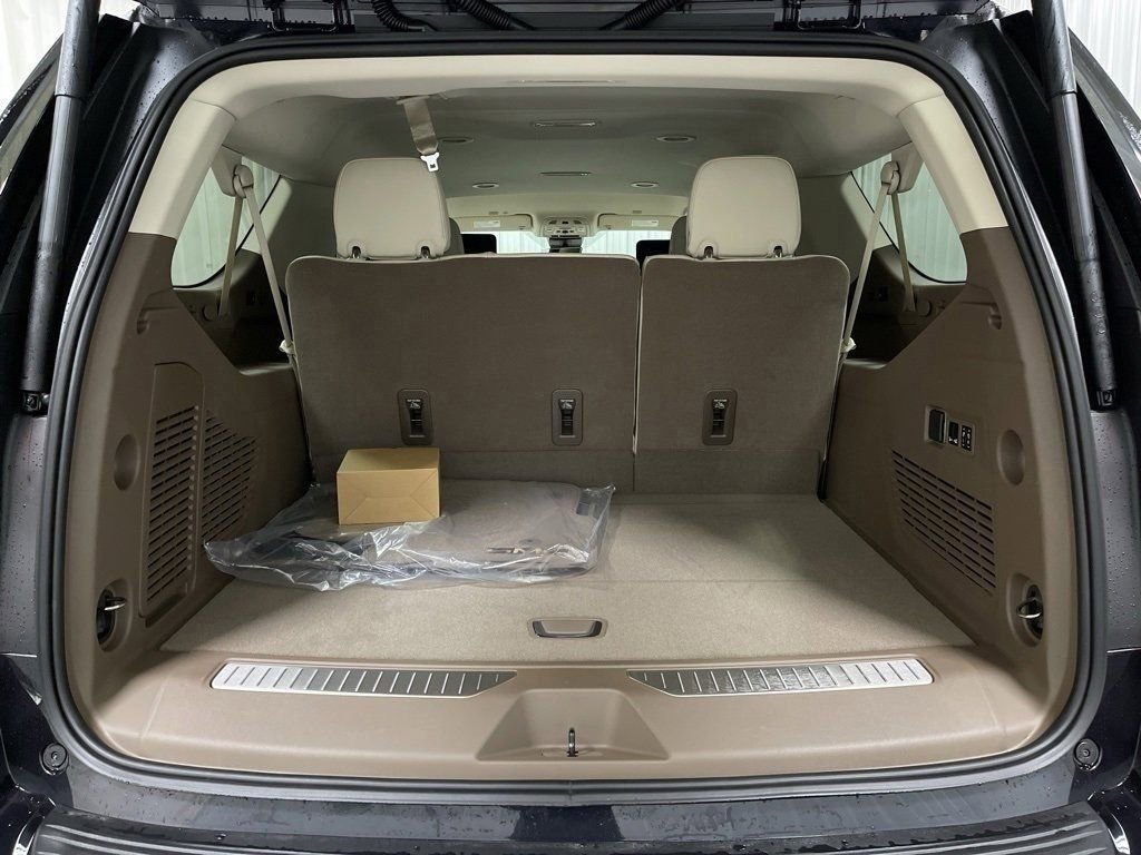 Used 2024 GMC Yukon XL Denali w/ Advanced Technology Package image 28