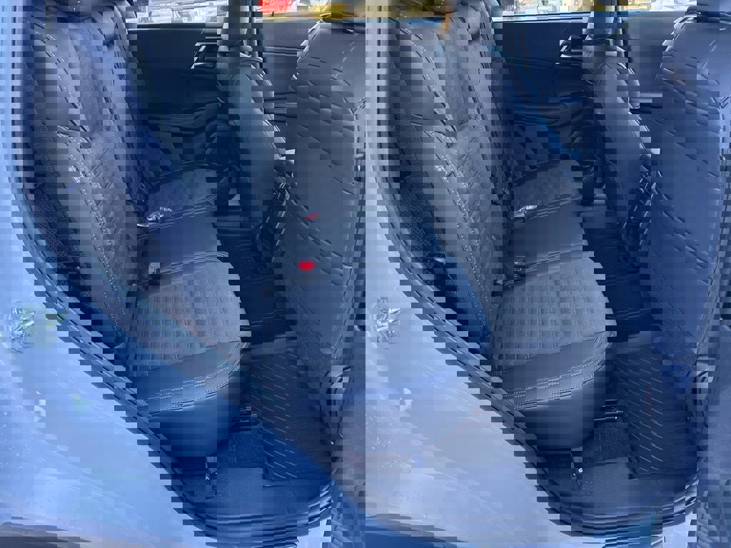 New 2025 Mitsubishi Outlander SE image 25