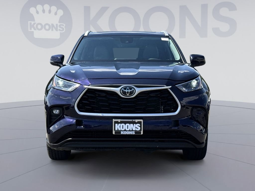 Used 2023 Toyota Highlander XLE AWD/4WD image 11