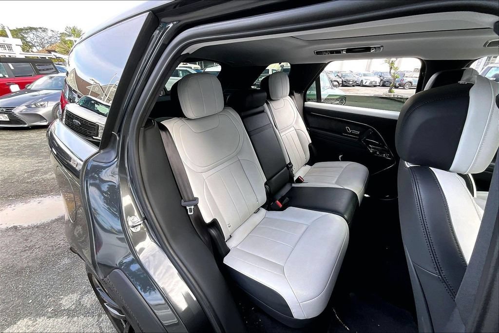 Used 2025 Land Rover Range Rover Sport Dynamic SE AWD/4WD image 29