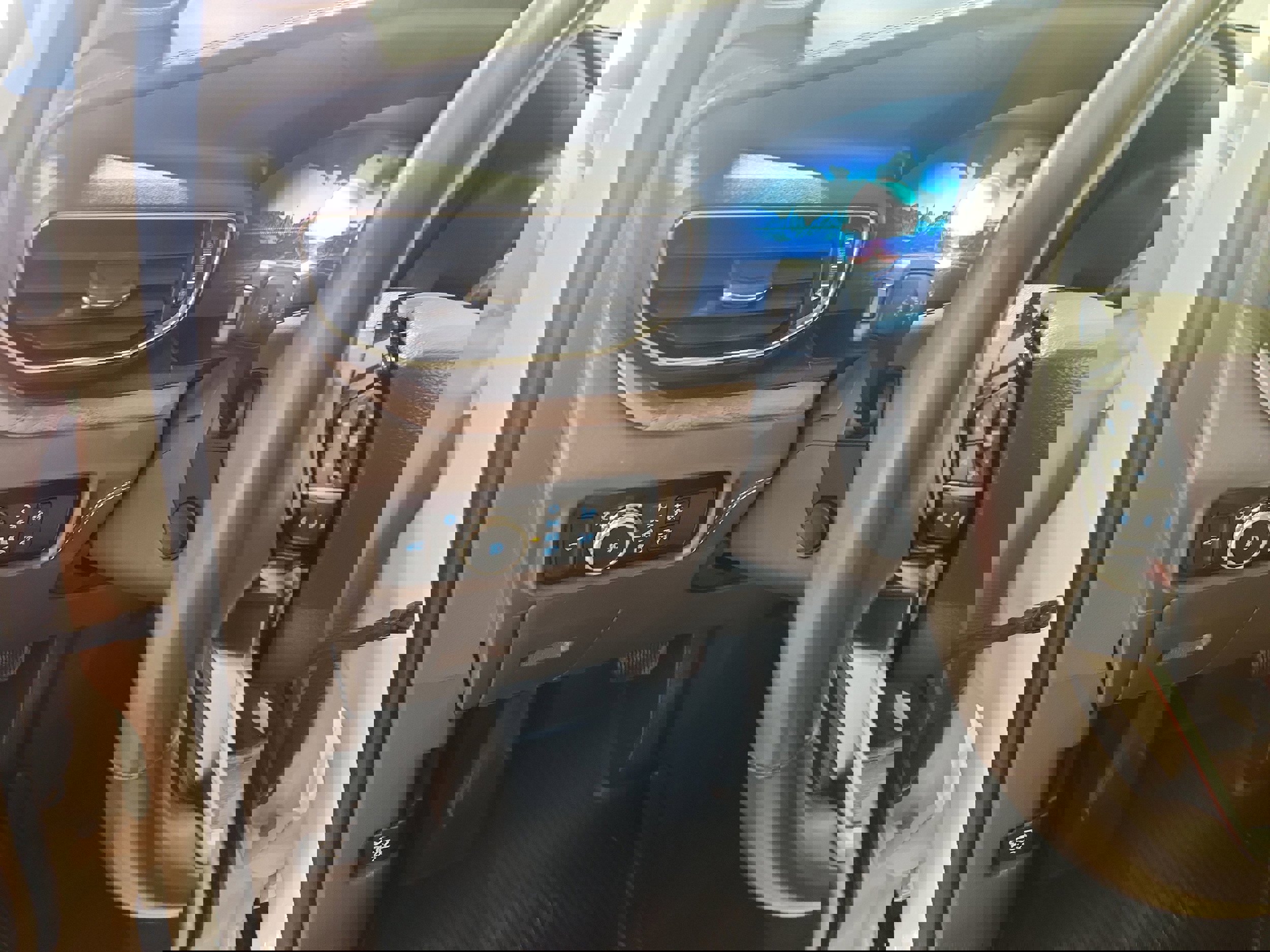 Used 2023 Ford Explorer Platinum w/ Technology Package image 15