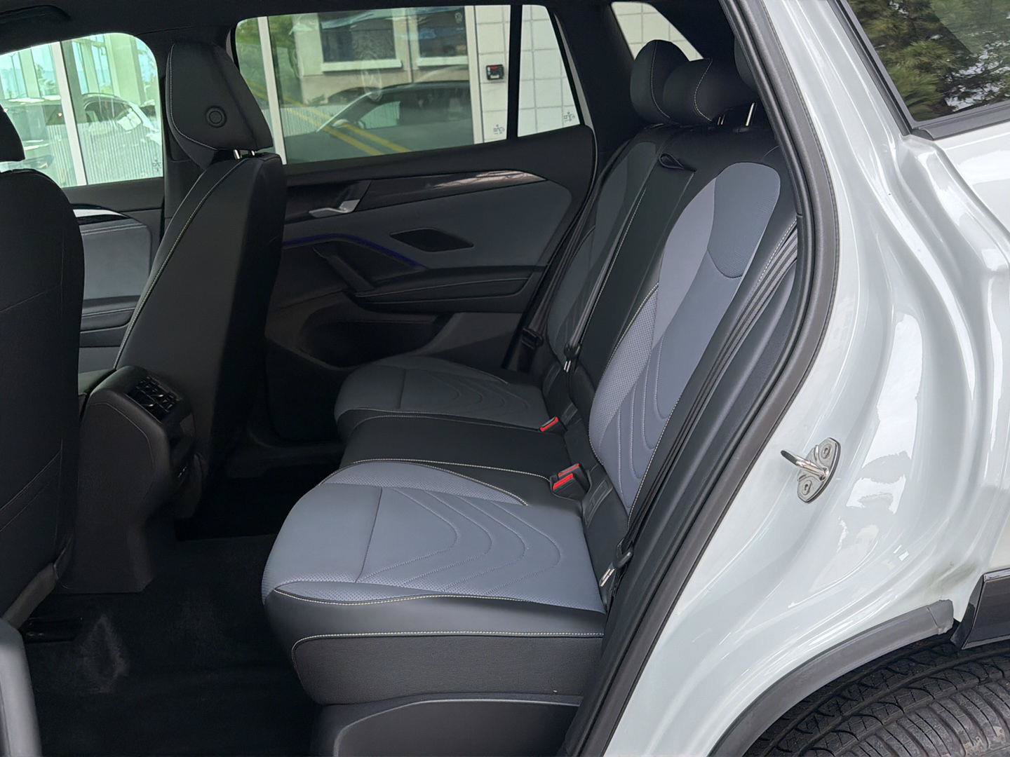 Certified 2026 Volkswagen Tiguan SE R-Line AWD/4WD image 15