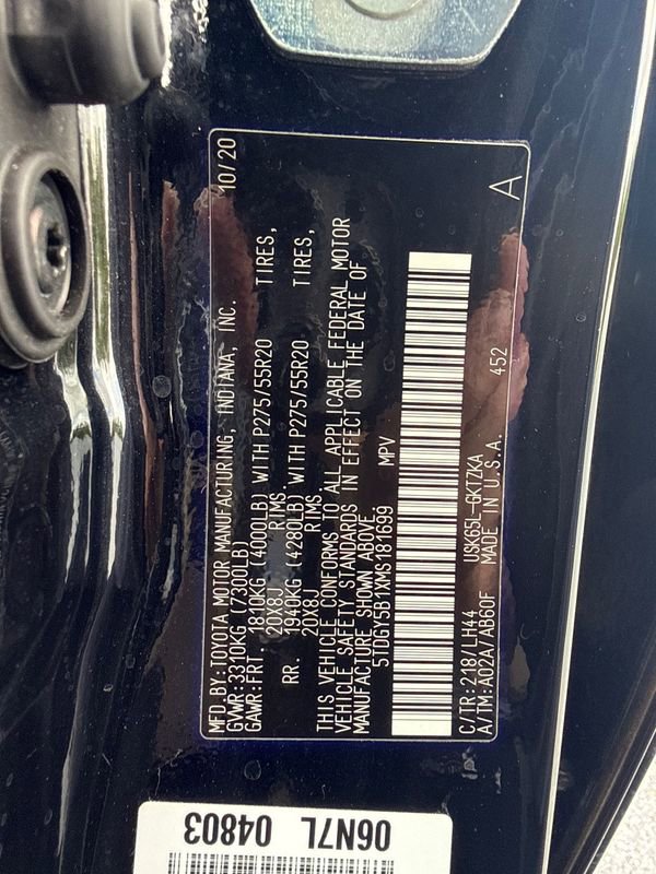 Used 2021 Toyota Sequoia Platinum AWD/4WD image 37