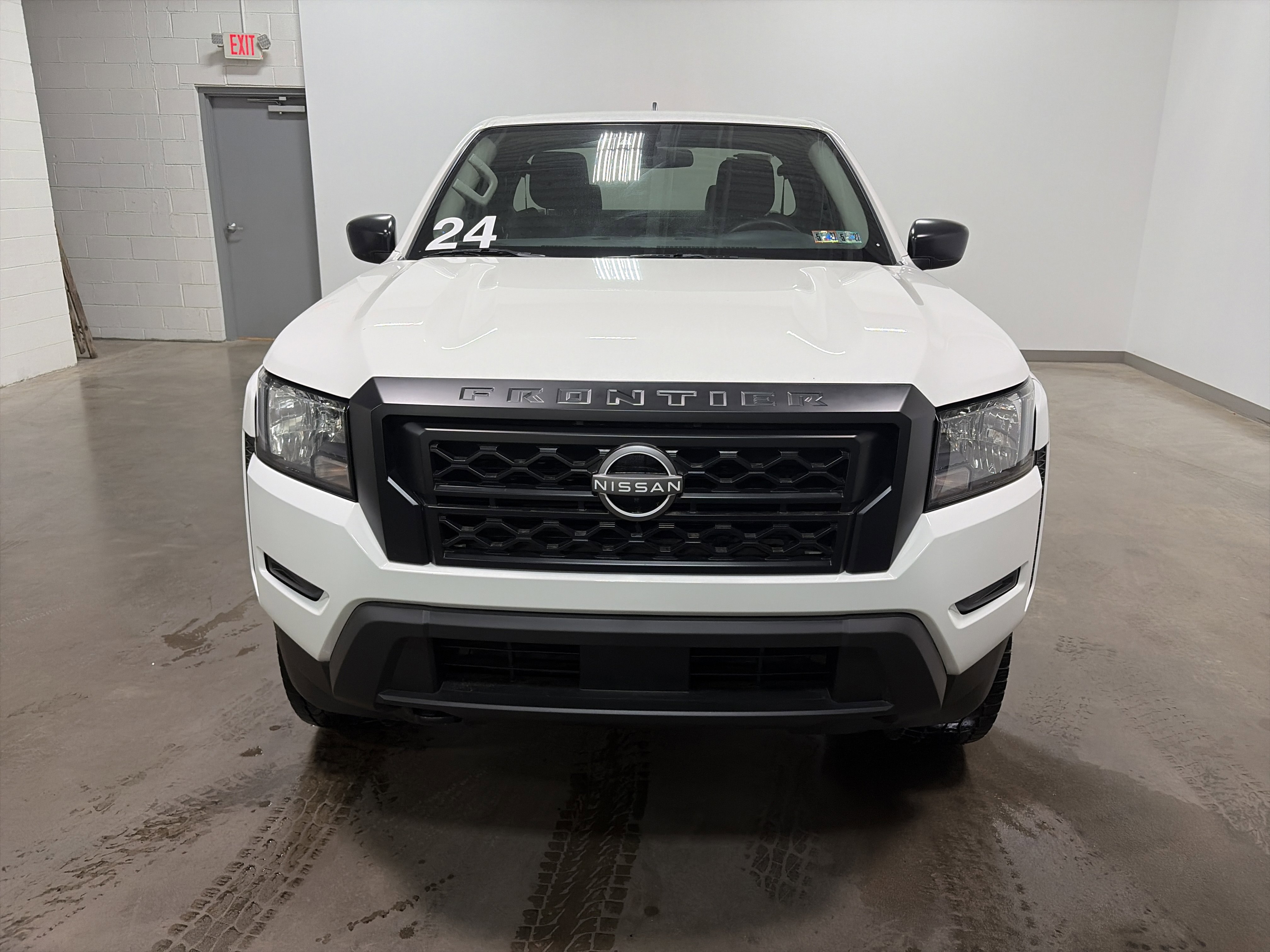 Used 2024 Nissan Frontier S w/ S Utility Package AWD/4WD image 7