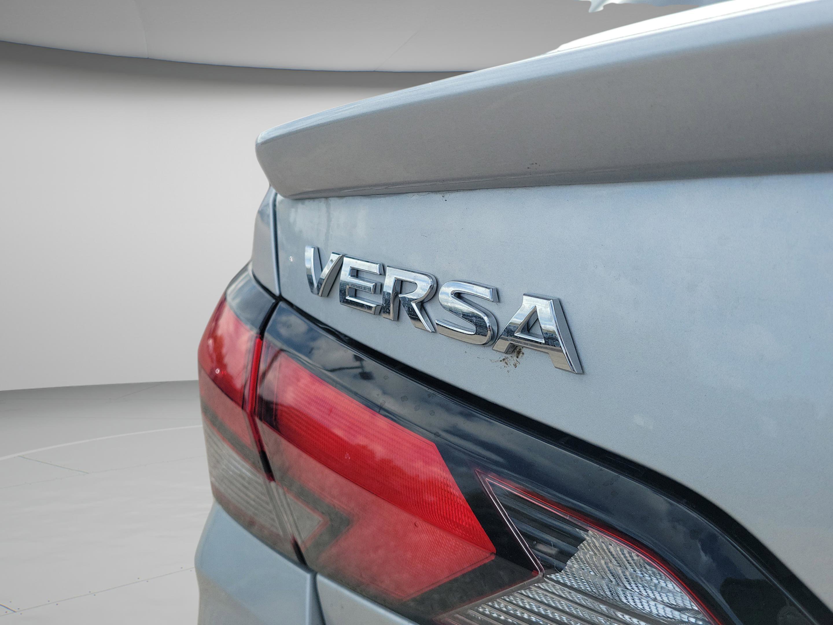 New 2025 Nissan Versa SR w/ Trunk Package FWD image 8