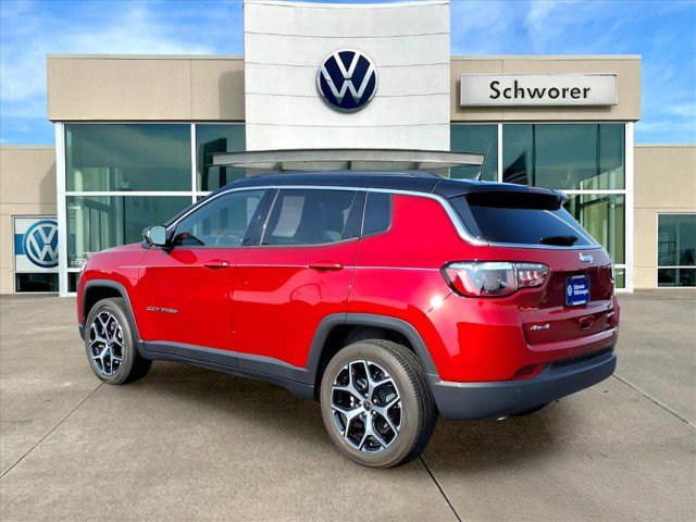 Used 2025 Jeep Compass Limited image 10