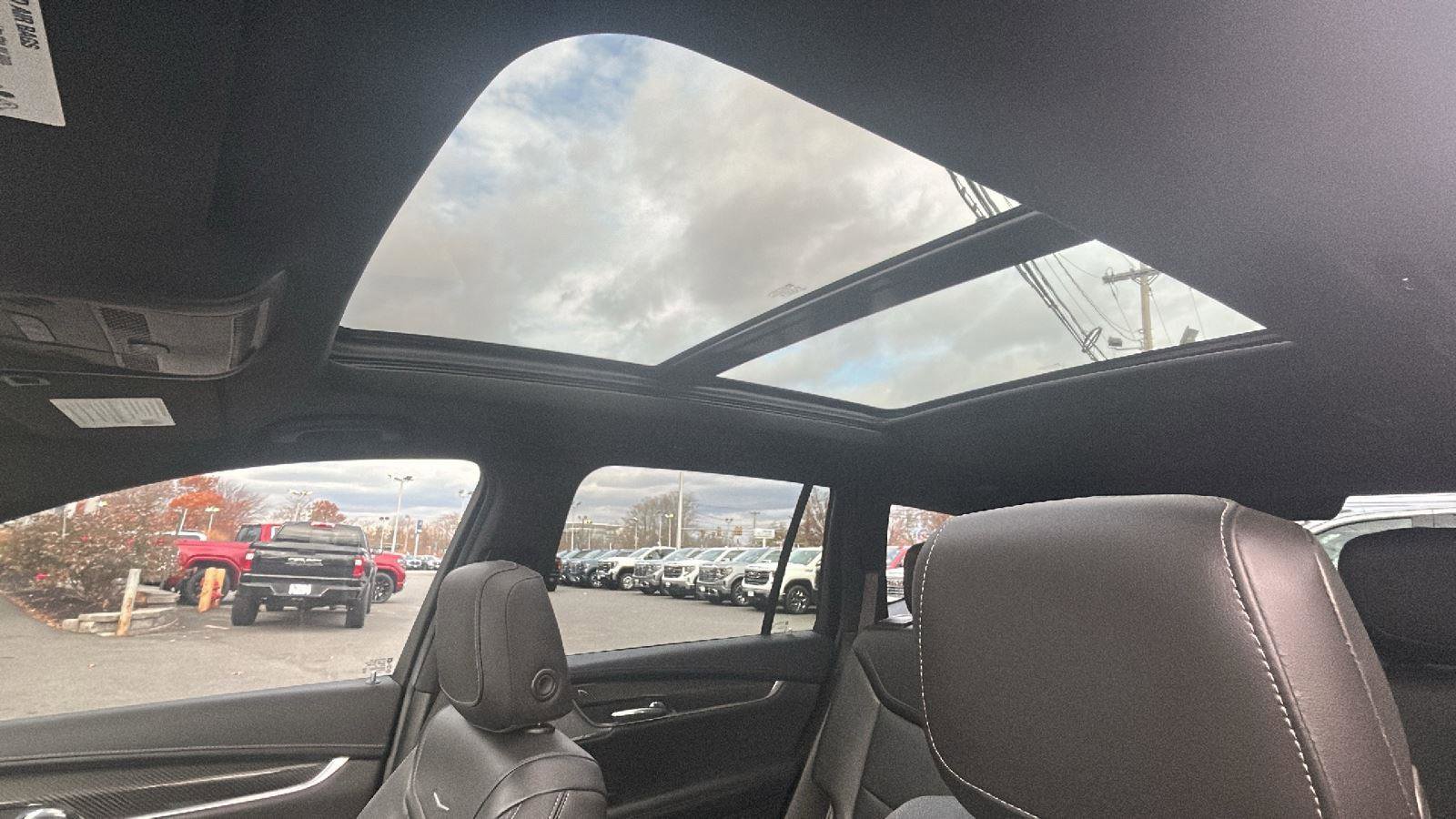 Used 2022 Cadillac XT6 Sport w/ Technology Package image 31