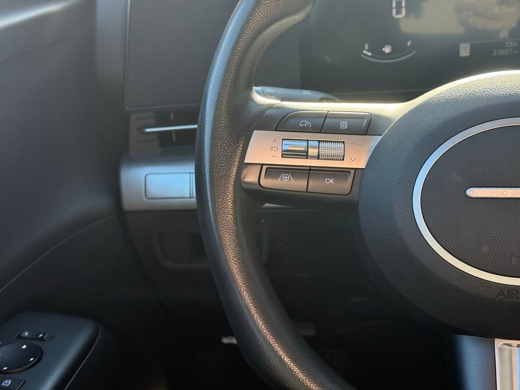 Used 2024 Hyundai Kona SE image 9