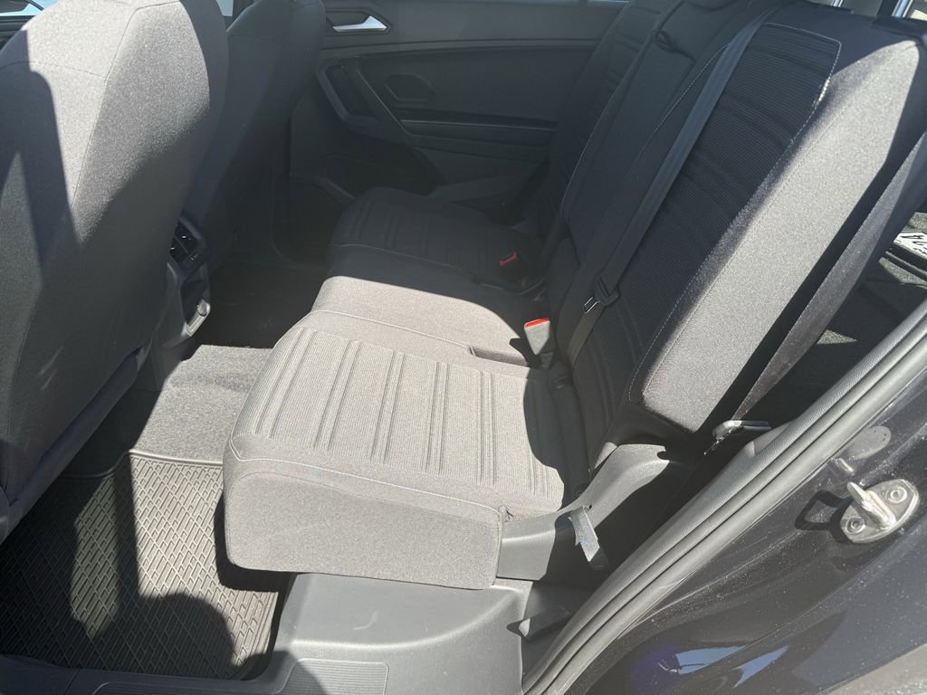 Used 2022 Volkswagen Tiguan S image 23