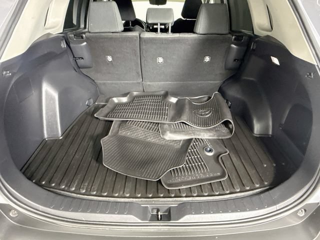 Used 2022 Toyota RAV4 LE FWD image 24
