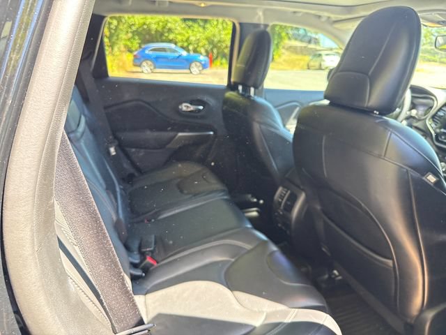 Used 2019 Jeep Cherokee Limited w/ Luxury Group AWD/4WD image 10