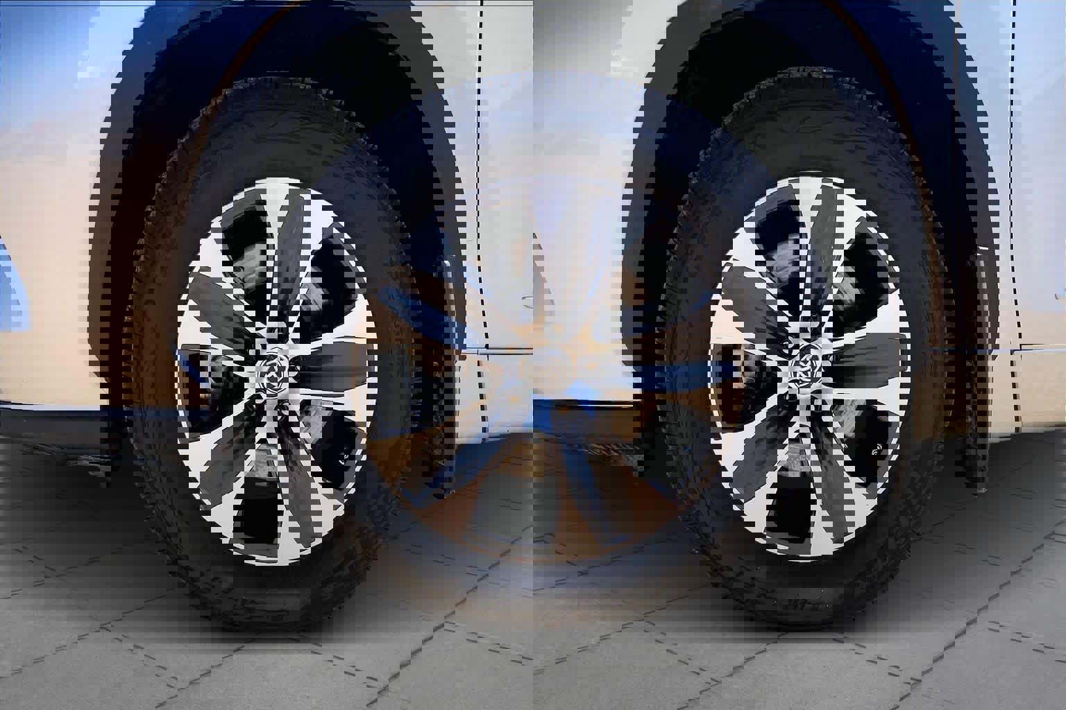 Used 2023 Toyota Highlander XLE image 11