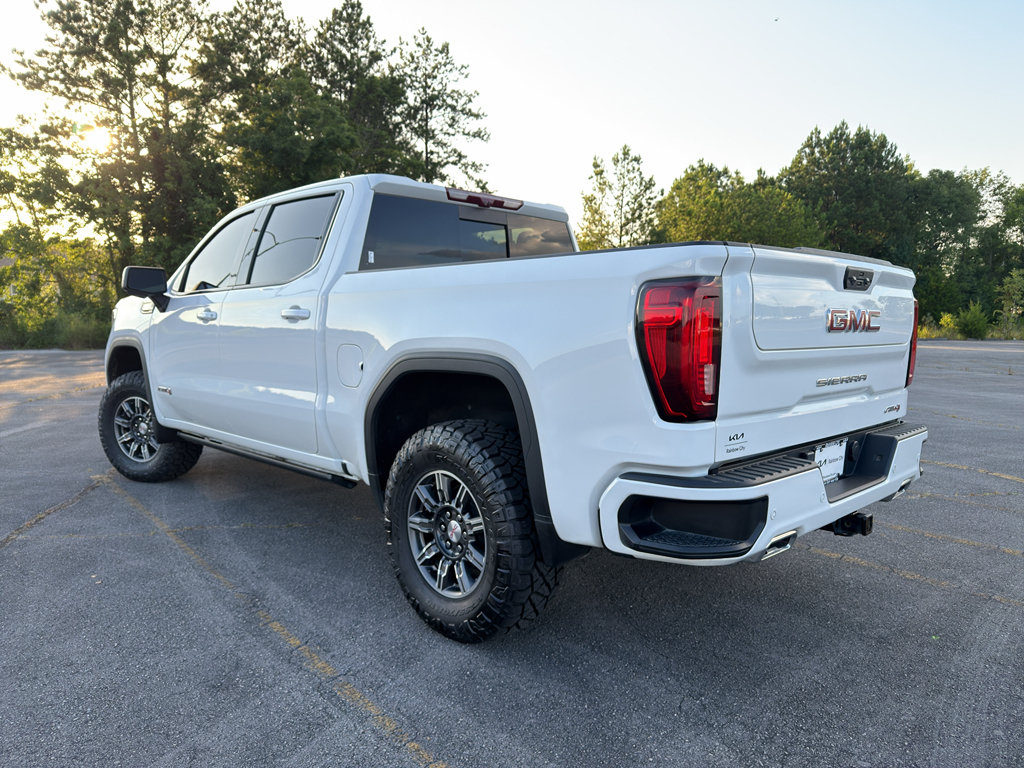 Used 2024 GMC Sierra 1500 AT4 w/ Technology Package AWD/4WD image 8