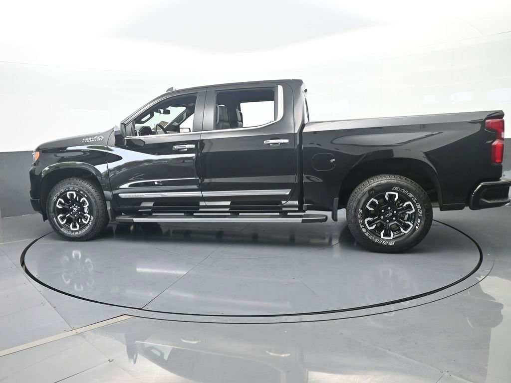 Used 2025 Chevrolet Silverado 1500 High Country image 3
