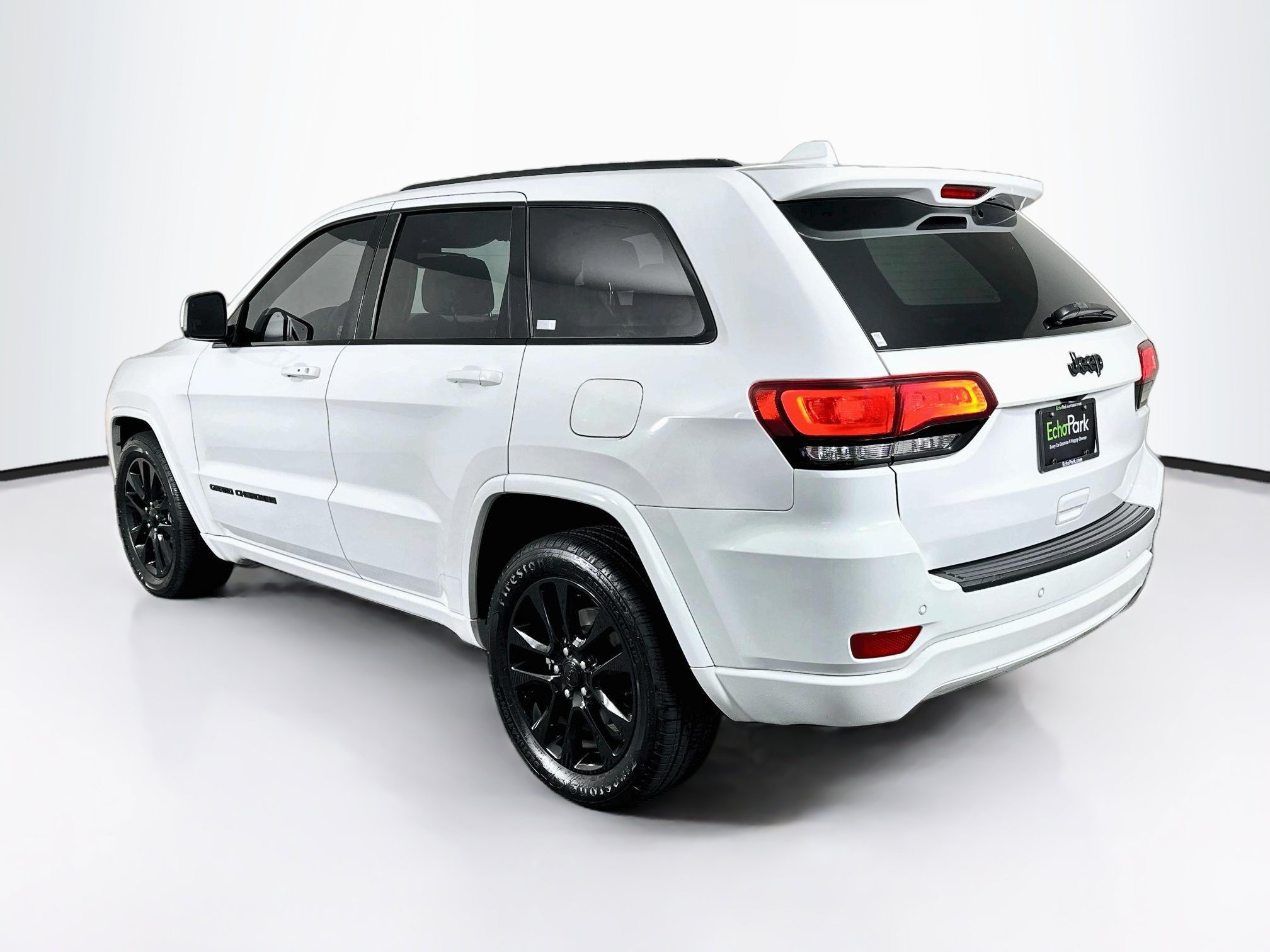 Used 2019 Jeep Grand Cherokee Altitude RWD image 5