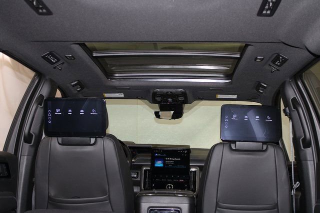 Used 2025 GMC Yukon Denali w/ Advanced Technology Package image 48