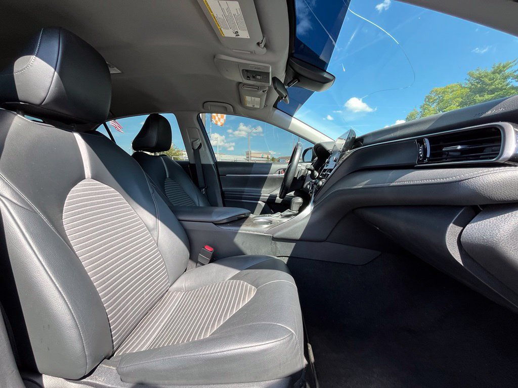 Used 2022 Toyota Camry SE FWD image 31