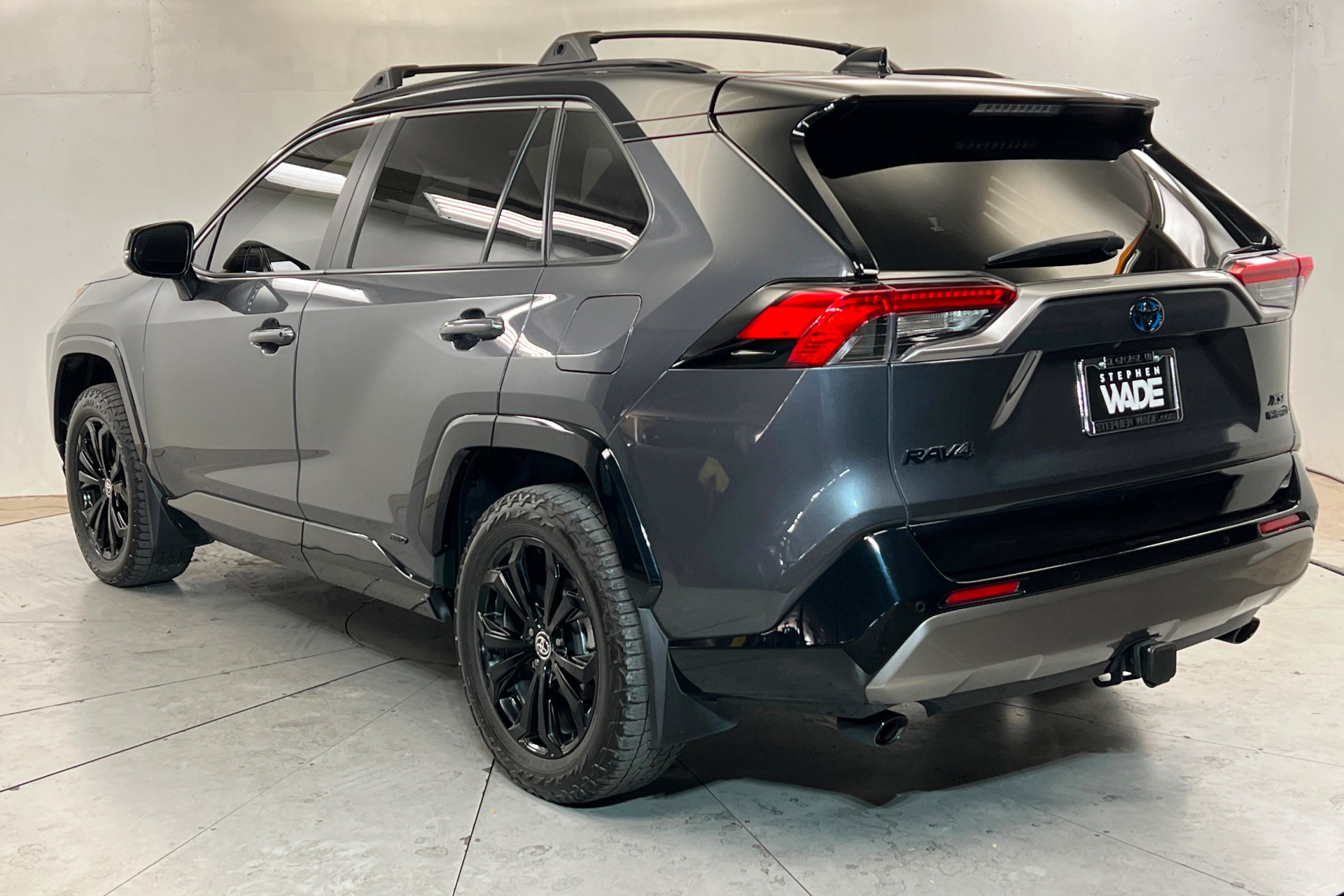 Used 2023 Toyota RAV4 XSE AWD/4WD image 3
