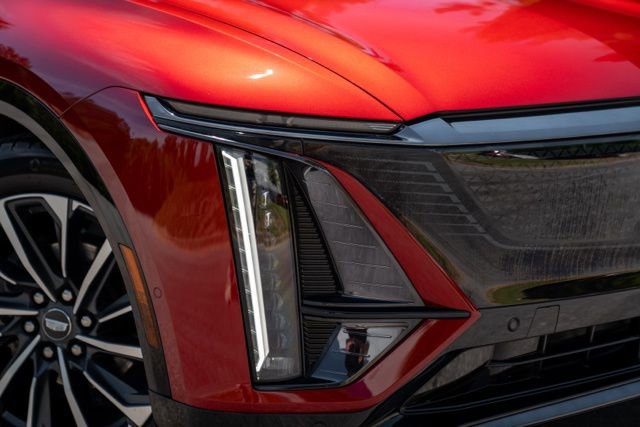 Used 2024 Cadillac Lyriq Sport RWD image 8