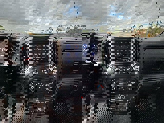 Used 2022 Chevrolet Silverado 2500 LT w/ Snow Plow Prep/Camper Package image 11