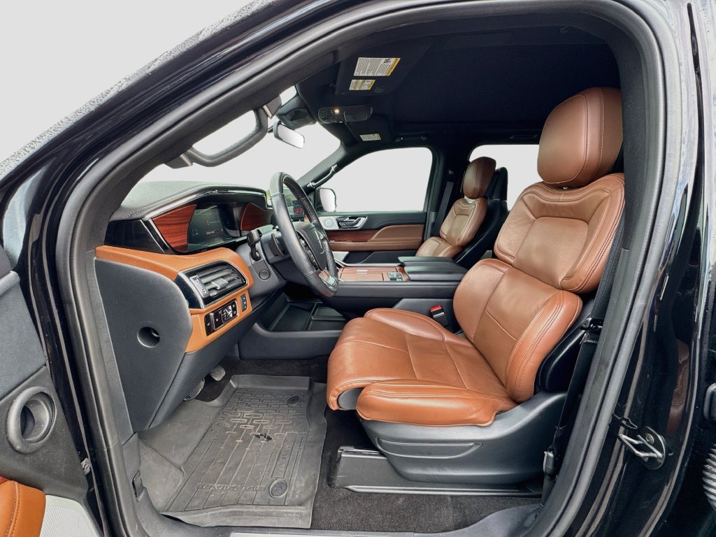Used 2023 Lincoln Navigator Reserve AWD/4WD image 22