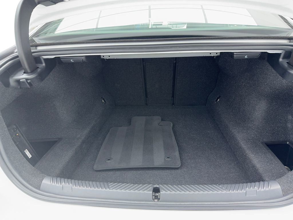 Used 2025 BMW 530i RWD image 13