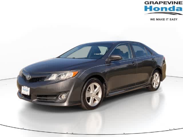 Used 2012 Toyota Camry SE FWD image 1
