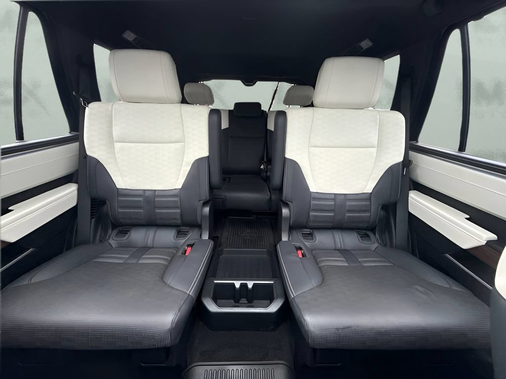Used 2023 Toyota Sequoia Capstone AWD/4WD image 7