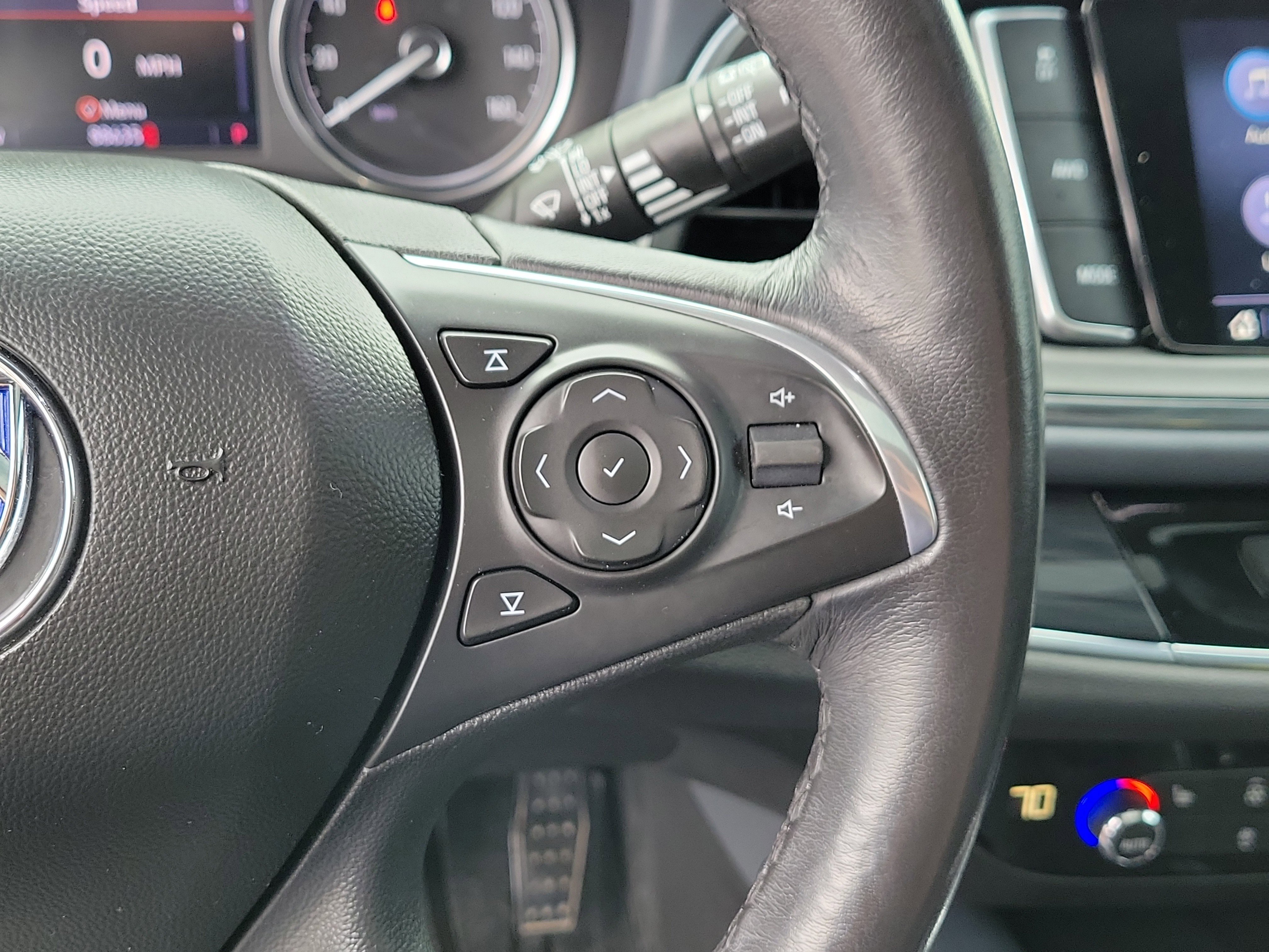 Used 2021 Buick Enclave Essence w/ Sport Touring Edition image 24