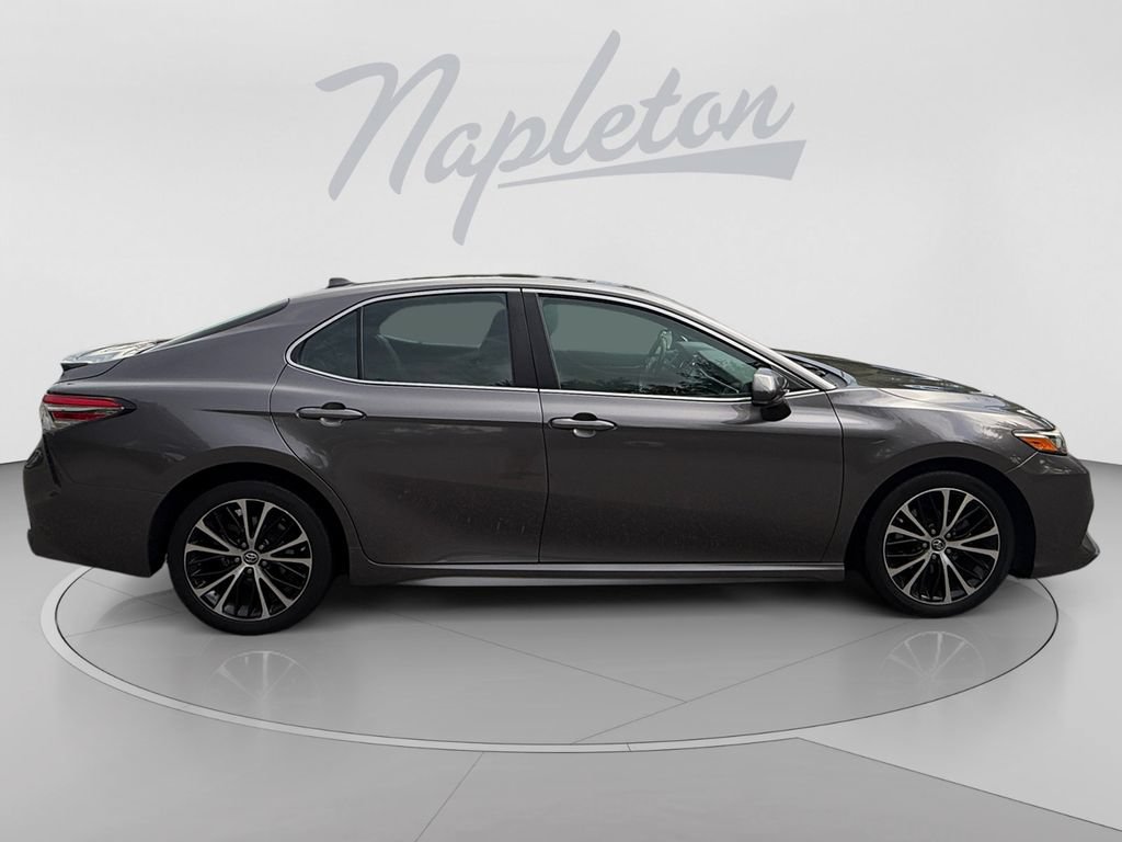 Used 2019 Toyota Camry SE FWD image 7