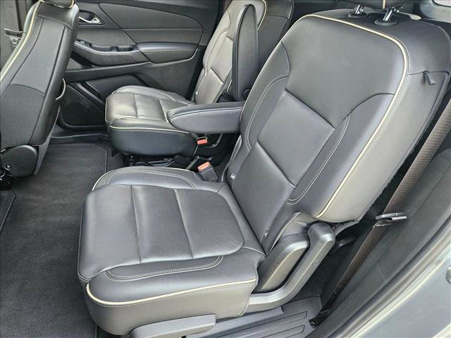 Used 2023 Chevrolet Traverse Premier w/ Redline Edition FWD image 15