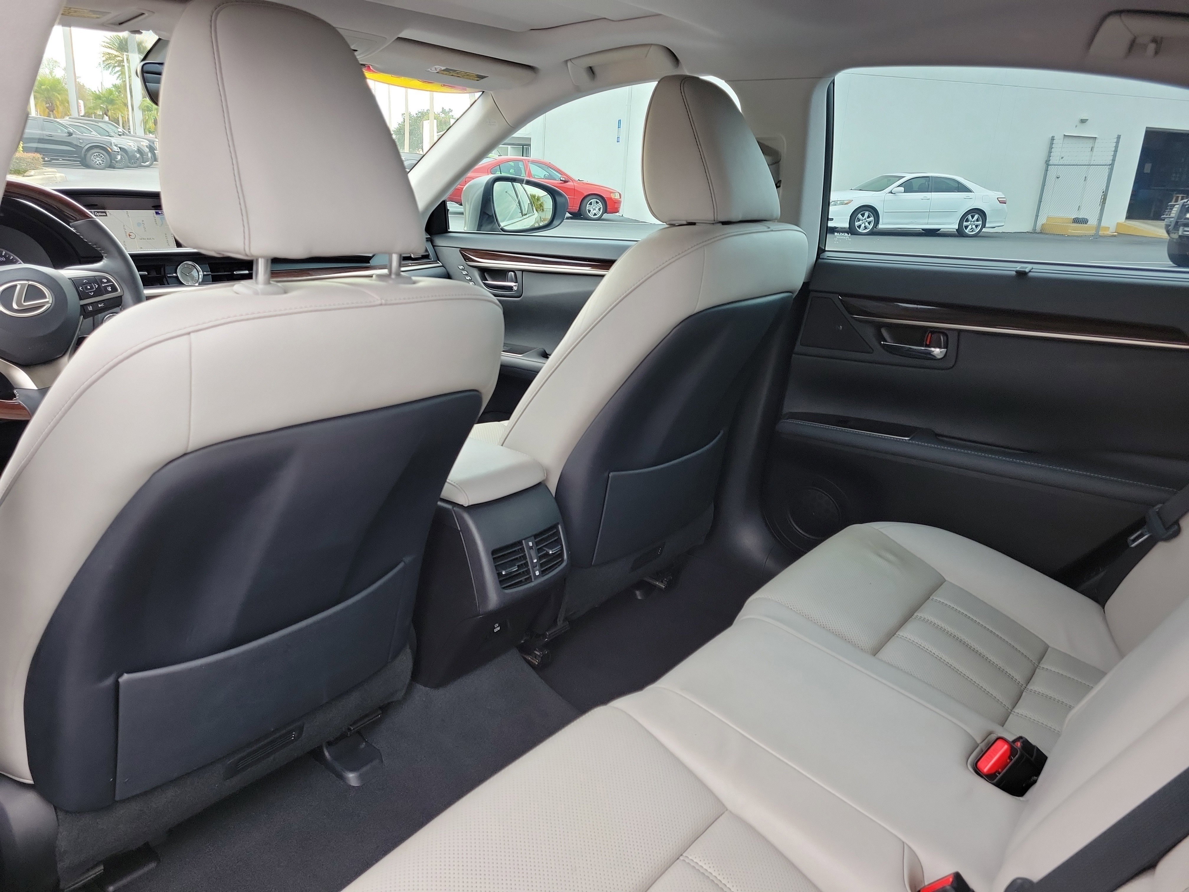 Used 2016 Lexus ES 350 w/ Ultra Luxury Package image 11