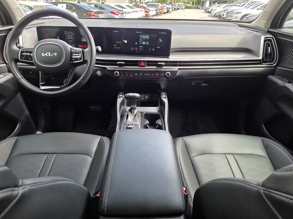 Used 2025 Kia Sorento S w/ Panoramic Sunroof Package image 11